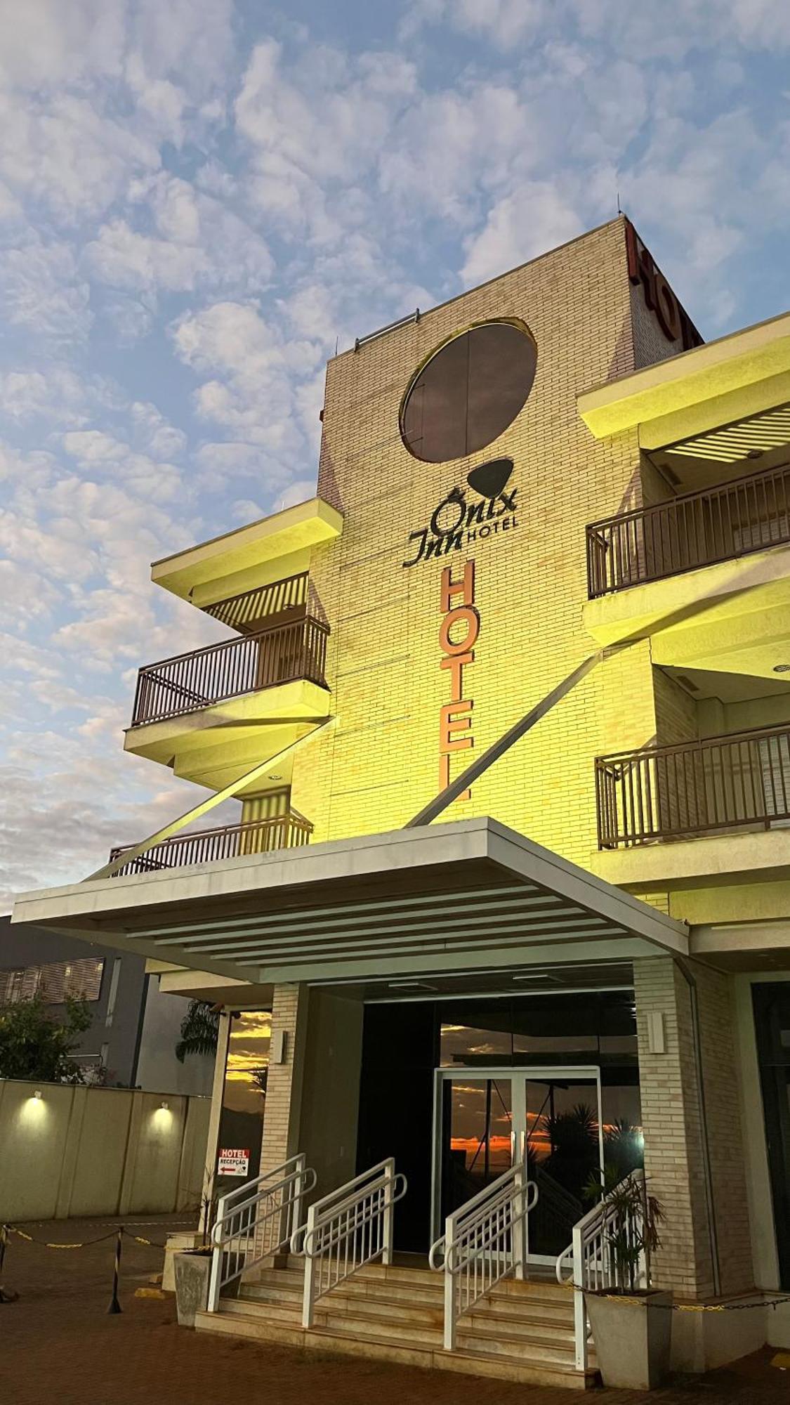 Onix Inn Hotel Cravinhos Dış mekan fotoğraf